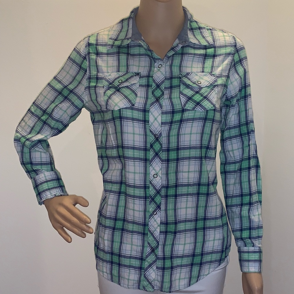 🌸 Spring flannel top 🐣